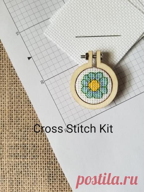 Counted Cross Stitch Kit Flower Mini - Etsy España