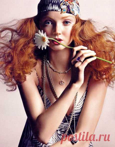8 Модели с рыжими волосами
Lily Cole