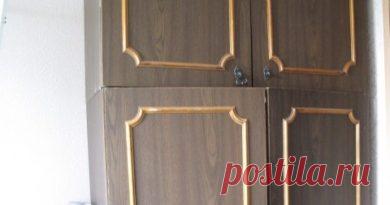 Ей было жаль выбрасывать старый шкаф. Только посмотри какой она сделала «шедевр»… 


И снова,здравствуйте! Для тех,кто увлекается переделкой старой мебели для себя,может быть это будет интересно… Стоял в квартире старый громоздкий шифоньер,тёмный,мрачный, весь расшатанный…с антресо…