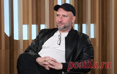 Юрий Быков: я снимаю не о времени, а о человеке, который в нем живет. 20 ноября состоялась премьера третьего сезона сериала "Метод". Режиссер картины Юрий Быков в интервью ТАСС рассказал, почему решил вернуться к работе над проектом, который когда-то обещал себе не продолжать, как относится к искусственному интеллекту и что притягивает зрителей в кинотеатры