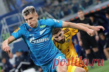 В Италии отреагировали на информацию об интересе клубов к игроку сборной России. Спортивный директор итальянского «Лацио» Игли Таре прокомментировал информацию об интересе клубов серии А к игроку петербургского «Зенита» и сборной России Андрею Мостовому. «Все новости об интересе к Мостовому в Италии — это, скорее всего, агентские игры. Вряд ли что-то правда есть», — заметил он.