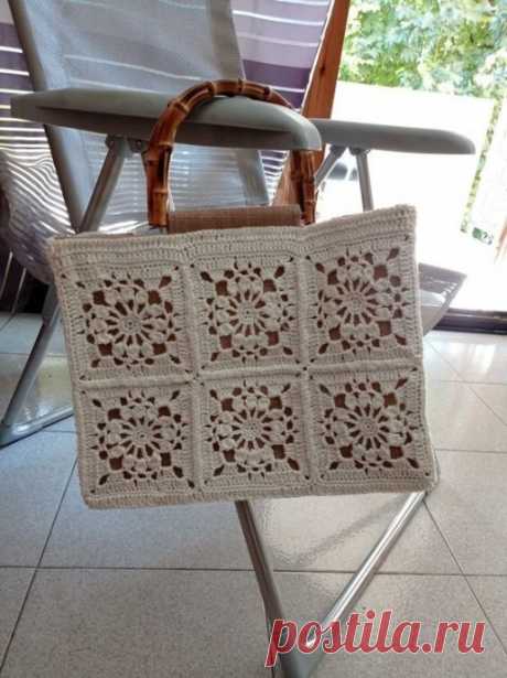 ​Шикарная сумка из мотивов Шикарная сумка из мотивовСделайте контрастный чехол, чтобы лучше были видны узоры.