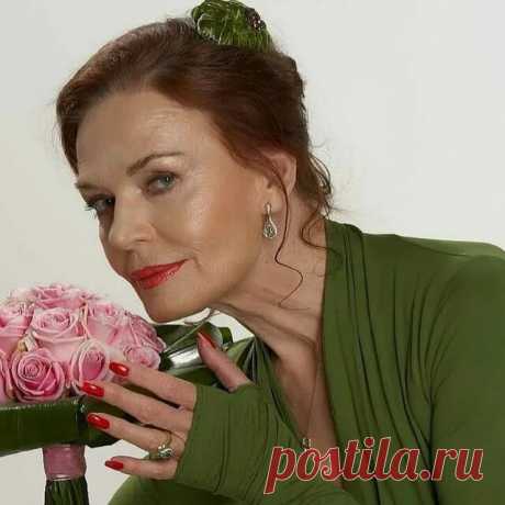 Людмила Чурсина: Я имею право сказать, что родилась в рубашке
Монолог актрисы Людмилы Чурсиной о счастье.