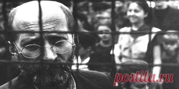 10 заповедей родителям от человека, вошедшего в газовую камеру вместе с детьми ! Не пожалейте 2 минут — прочтите это! - Важное Януш Корчак — выдающийся педагог, писатель, врач и общественный деятель, который отказался спасти свою жизнь трижды. В первый раз это произошло, когда Януш принял решение не эмигрировать в Палестину перед оккупацией Польши, чтобы не оставлять «Дом сирот» на произвол судьбы накануне страшных событий. Во второй раз — когда отказался бежать из варшавс...