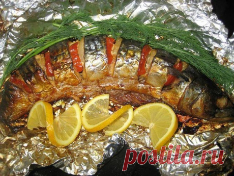 Запеченная скумбрия с овощами(очень сытно).