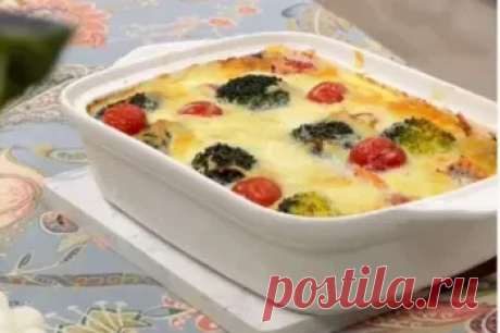 Киш с лососем, брокколи и луком порей