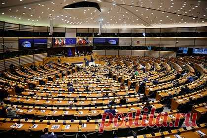 В Европе обвинили Украину в ущемлении прав нацменьшинств. Украина нарушает права румынского меньшинства, что неприемлемо для страны, претендующей на членство в Европейском союзе, заявил депутат Европарламента от Румынии Тудор Чуходару. Как выяснила «Лента.ру», в своем обращении к Еврокомиссии парламентарий призвал институцию принять меры для защиты нацменьшинства.