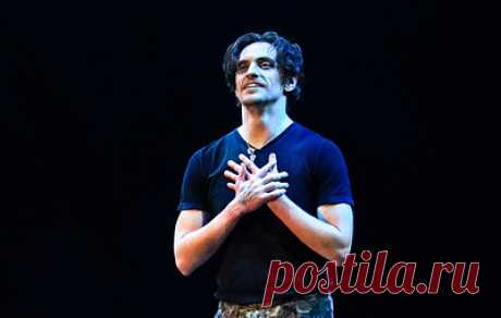 Рок и бунтарство: каким получился спектакль "Мастер и Маргарита" Сергея Полунина. Премьера постановки прошла 22 марта на сцене Crocus City Hall, следующий показ состоится в Санкт-Петербурге 25 марта