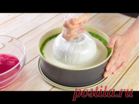 Вытягиваем миску из кремовой начинки. Роскошный результат!