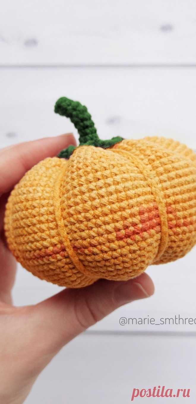 PDF Осенняя тыква крючком. FREE crochet pattern; Аmigurumi vegetable patterns. Амигуруми схемы и описания на русском. Вязаные игрушки и поделки своими руками #amimore - тыква, овощ.