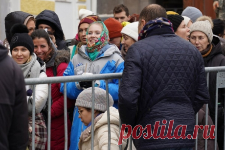 Женщина отстояла в очереди 59 часов, чтобы купить билеты на «Щелкунчика». Жительница Красноярска хотела показать балет дочери на ее день рождения.