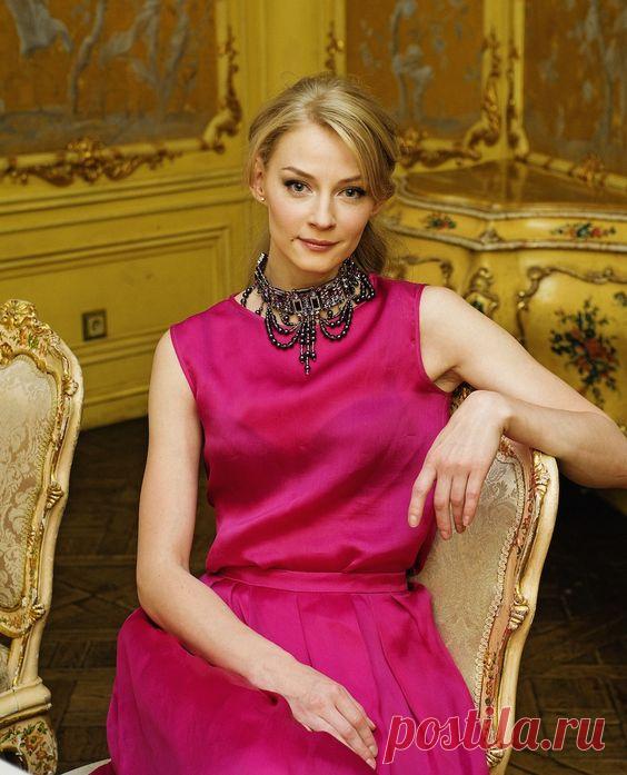 Актриса поговорила GRAZIA о запахах, помогающих ей настроиться на нужную волну, и отличиях нашего кинопроизводства от западного.