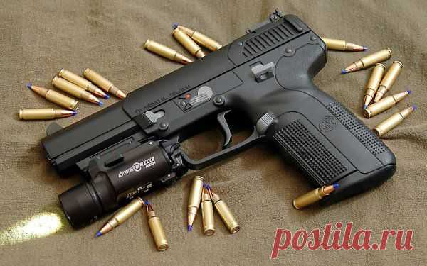 FN Five-seveN