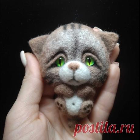Брошь ручной работы
