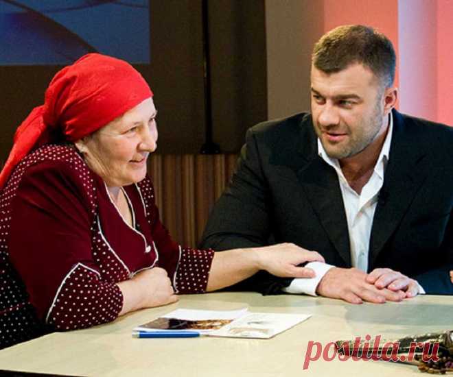 Разоблачение шоу «Битва экстрасенсов»: что правда, а что — постановка. Последние несколько месяцев журналисты выкатили новую порцию разоблачений «Битвы экстрасенсов». На этот раз за программу взялись серьезно: скинули завесу анонимности и заставили говорить на камеру, хоть и скрытую, участников и победителей шоу. Их признания не порадуют производителей «Битвы». Без регистрации, без денег, в любое время и по любому вопросу, выбранный вами специалист удаленно проконсультируе...