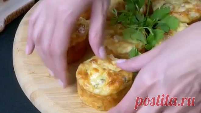 Маффины с куриной грудкой и сыром