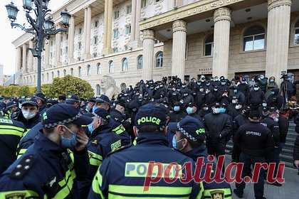 В Грузии раскрыли результаты спецоперации против воров в законе. В Грузии полиция и прокуратура провели крупную спецоперацию против представителей воровского мира, по итогам которой задержаны 18 человек. Оперативные мероприятия прошли в Тбилиси, Аджарии, Гуриа, Самегрело и Шида Картли. Среди задержанных пятеро подозреваются в поддержке воров в законе.