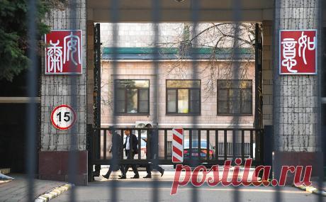 В России зафиксировали ажиотажный спрос на визы в Китай. В Москве и Петербурге за два дня закончились все доступные на ближайшее время слоты на подачу документов для получения визы в Китай, пишет издание