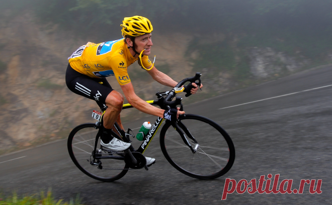 Times узнала, что легенда велоспорта может потерять трофеи из-за долгов. Лучшего велогонщика в истории Великобритании признали банкротом в начале июня из-за долга его компании, который превысил £1 млн. У Брэдли Уиггинса могут изъять даже награды и кубки, как это произошло с Борисом Беккером