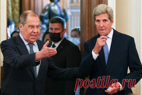Байден решил обсудить с Россией выбросы метана. Президент США Джо Байден поручил своему спецпредставителю по климату Джону Керри провести министерскую встречу с Россией, а также с Индией, Китаем и Германией. На встрече планируется обсудить сокращение объемов выбросов метана в атмосферу. Сессия должна пройти в ближайшее время.