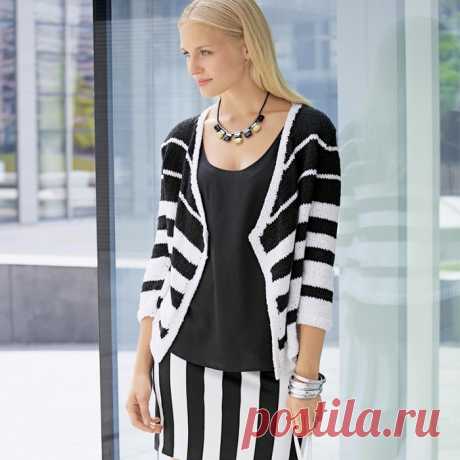 Кофта в черно-белую полоску