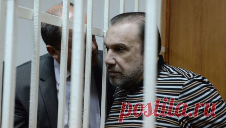 Бизнесмена Виктора Батурина посадили на шесть лет. Симоновский суд Москвы вынес приговор предпринимателю Виктору Батурину, которого обвиняли в покушении на мошенничество. По данным ТАСС, бизнесмена посадили в колонию на шесть лет. &quot;Суд постановил назначить Батурину наказание в виде 6 ...