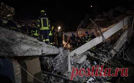 Минобороны заявило о гибели двух генералов ВСУ при ударе по Краматорску. Минобороны отчиталось об ударе по дислокации 56-й бригады ВСУ и гибели двух генералов и до 50 офицеров. Киев сообщал о попадании ракеты в пиццерию, но, по версии Москвы, удар был нанесен по командному пункту