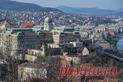 Венгрия сочла данные о передаче России ракет КНДР бездоказательными. Венгрия не подписала заявление об осуждении передачи России ракет КНДР в силу того, что Будапешт не увидел настоящих доказательств этой информации. Он рассказал, что Венгрия полностью солидарна с позицией главы МИД Словакии Юрая Бланара, который заявил, что Братислава не считает эти данные достоверными.