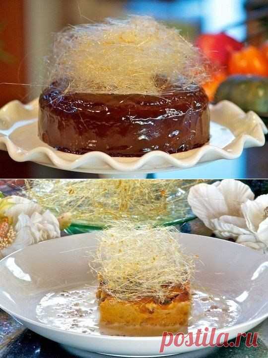 Простая сахарная паутинка как украшение для десертов