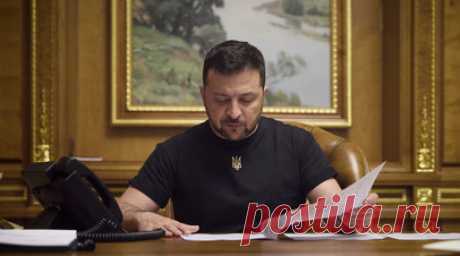 Аналитик Брайен: неудачи и ошибки Зеленского приведут к его свержению. Старший научный сотрудник Центра политики безопасности Стивен Брайен заявил, что многочисленные неудачи в ходе украинского контрнаступления и ошибки в решениях президента Украины Владимира Зеленского могут привести к расколу в стране и его свержению Читать далее