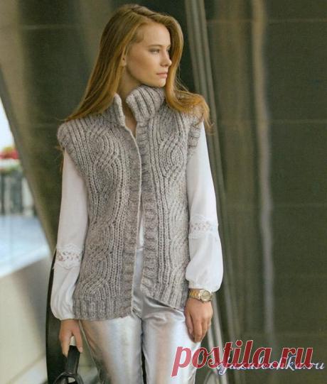 Женский жилет спицами «Серый меланж»