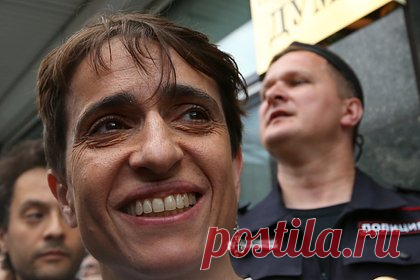 МВД России объявило в розыск журналистку Машу Гессен. МВД России объявило в розыск журналистку Машу Гессен. В базе розыска ведомства сказано, что ее ищут в связи с уголовной статьей. Однако более подробной информации нет. Ранее на нее возбудили дело по статье о дискредитации Вооруженных сил России. По данным ТАСС, это случилось после одного из ее интервью.