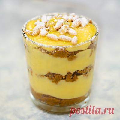 Dolce della nonna al cucchiaio - Chef in Camicia Dolce della nonna al cucchiaio: Sound On Ingredienti per 2 persone Tempo di preparazione: 30 minuti Difficoltà:Facile • Biscotti secchi, 200g;• Caffè,