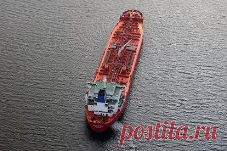 США ударили санкциями по поставкам российской нефти в Индию. Все три ходившие под флагом Либерии танкера, в отношении которых США накануне, 16 ноября, ввели санкции за нарушение условий ценового потолка для российской нефти, занимались доставкой сырья в Индию. Суда Kazan, Ligovsky Prospect и NS Century выгрузили в Индии нефть премиального сорта Sokol в сентябре.