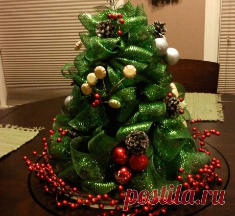 Ёлка из ленты-сетки