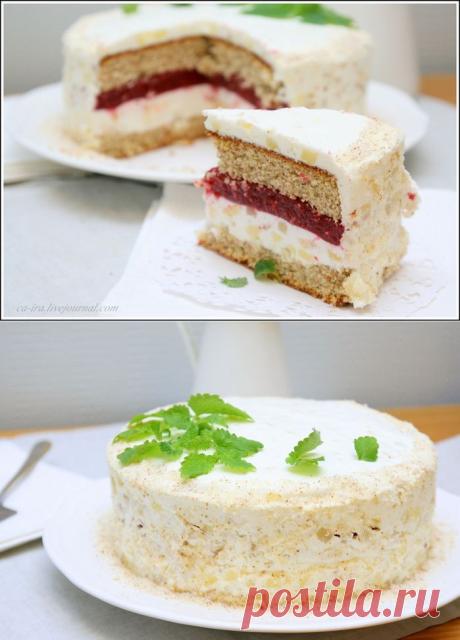 МИНДАЛЬНЫЙ ТОРТ С АНАНАСАМИ И ЯГОДНЫМ ЖЕЛЕ