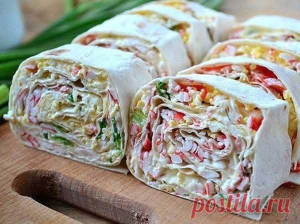 Для любителей вкусных начинок!
Не забудьте сохранить

1. Упаковка крабовых палочек, пара зубчиков чеснока, вареное яйцо, тертый сыр, зелень, майонез.

2. Пачка творога, соль, зелень, пара зубчиков чеснока, несколько ложек майонеза.

3. Пачка творога, соль, зелень, пара зубчиков чеснока, тертый сыр, кусочки соленого огурца.

4. Жареные с луком шампиньоны, зелень и упаковка (200 гр.) плавленного сыра - подойдет янтарь, дружба, сливочный, виола. Можно для остроты добавить мел...