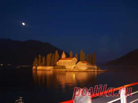 St.Dzordz  by night