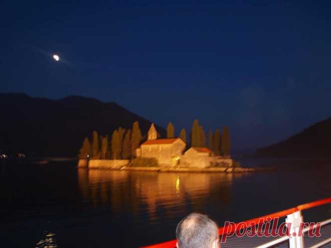 St.Dzordz  by night