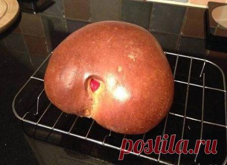 Хотела испечь пирог в форме сердца,а вышла,как всегда,ЖОПА...