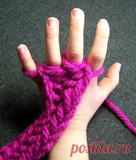 How to do Finger Knitting | Lesson Plans | CraftGossip.com