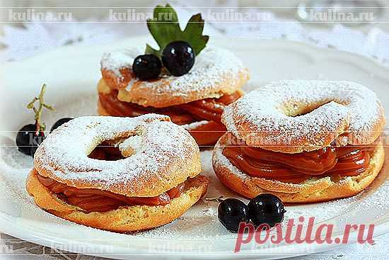 Эклеры с вареной сгущенкой и черной смородиной – рецепт приготовления с фото от Kulina.Ru