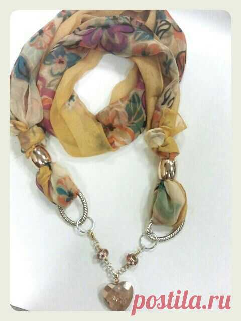 Great scarf designs  Foulard gioiello