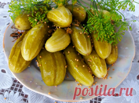 Хрустящие маринованные огурцы — 7 очень вкусных рецептов на зиму Такая вот горячая пора сейчас. Поспел урожай и хозяйкам приходится подольше трудиться на кухне, чтобы заготовить на зиму разных деликатесов. Сегодня хочу предложить вам вкусные рецепты хрустящих марин…
