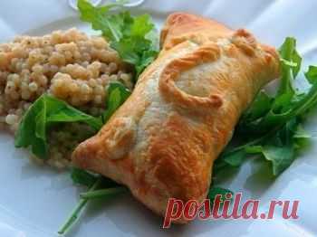 Рецепт - Пирожки с начинкой из куриного филе и сыра. Как приготовить в домашних условиях быстро и вкусно. Фото рецепта