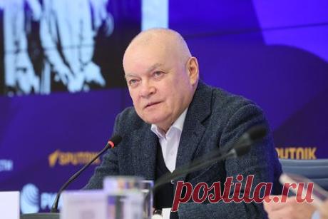 На Украине суд одобрил конфискацию имущества Киселева. Высший антикоррупционный суд Украины одобрил иск Министерства юстиций страны о конфискации имущества, якобы принадлежащего главе медиагруппы «России сегодня» Дмитрию Киселеву. Согласно решению суда, украинское государство сможет изъять 100 процентов активов киевской компании «Клуб Сковороды» и автомобиль Land Rover
