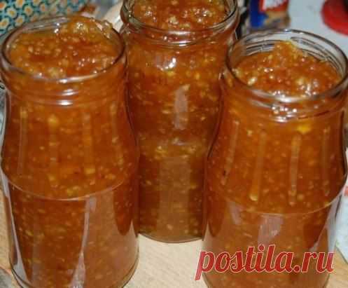 Варенье-джем из яблок и апельсиновых корочек
Очищенные яблоки и апельсиновые корочки ( произвольные пропорции) пропустить через мясорубку, на 1 кг смеси- 1 кг сахара, перемешать, варить на небольшом огне минут 25-30. Разлить по банкам(стерильным, сухим, горячим) и оставить открытыми остывать. Затем закрыть крышкой.