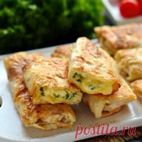 Жареный лаваш с сыром – нереальная вкуснятина за 10 минут практически «из ничего» - Пошаговый рецепт с фото |  Закуски Готовим жареные трубочки из тонкого армянского лаваша. В качестве начинки используем три вида сыра и зелень. Чтобы лаваш стал мягче, каждый экземпляр