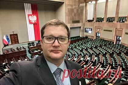 На Украине отреагировали на призыв Госдумы осудить шествие в честь Бандеры. Украинский депутат Владимир Арьев отреагировал на призыв спикера Госдумы Вячеслава Володина осудить факельное шествие националистов в честь Степана Бандеры. По его словам, Кремль контролирует французских, немецких националистов, помогает австрийским, и только украинские «не получают финансирования в Москве».