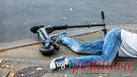 Штрафы для велосипедистов и самокатчиков призвали повысить до 300 тыс. рублей. Россиян нужно штрафовать за разговоры по телефону при управлении средством индивидуальной мобильности – велосипедом или самокатом, считает председатель ЛДПР Леонид Слуцкий. Он призвал взимать с нарушителей по 5 тыс. рублей, а также ...